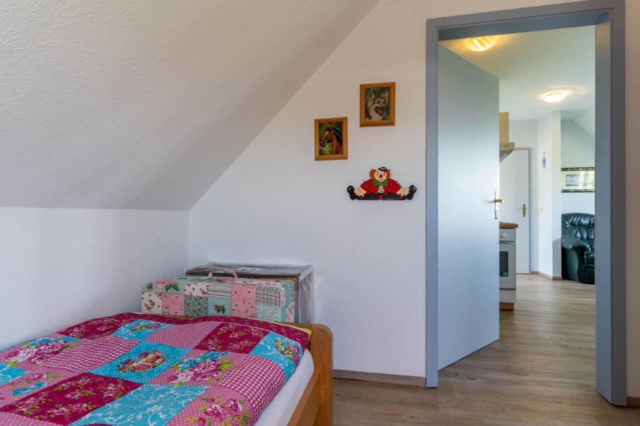 Bi-Uns-To-Hus Apartamento Tönning Exterior foto